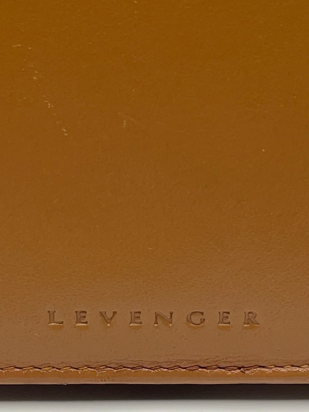 Levenger Fine Leather Travel Wallet Organizer Zip-Around